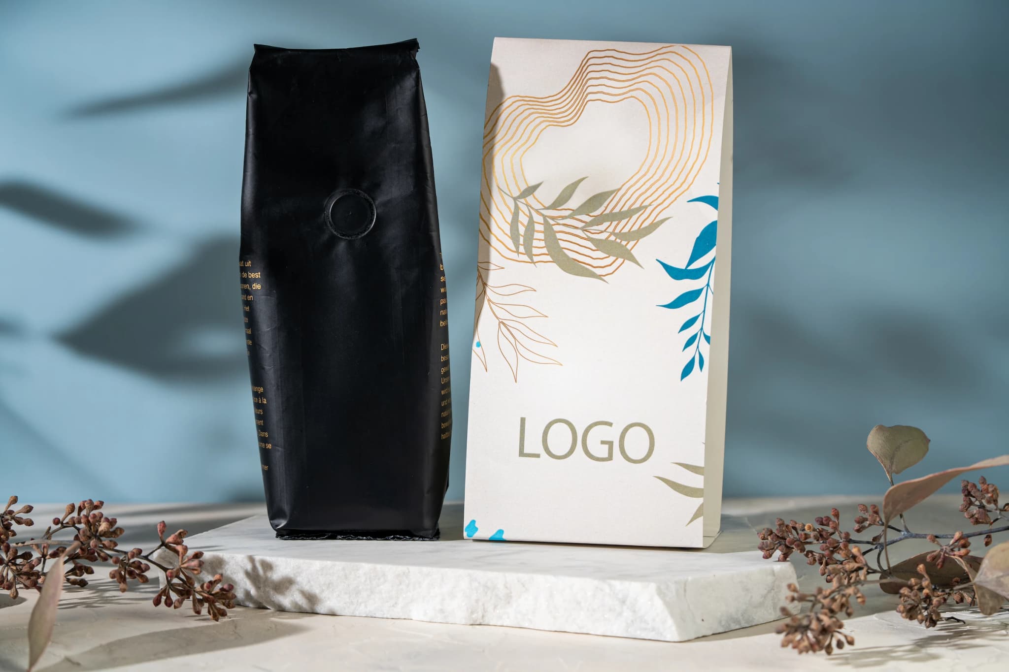 Kohvisõbrale logoga püramiid pakend