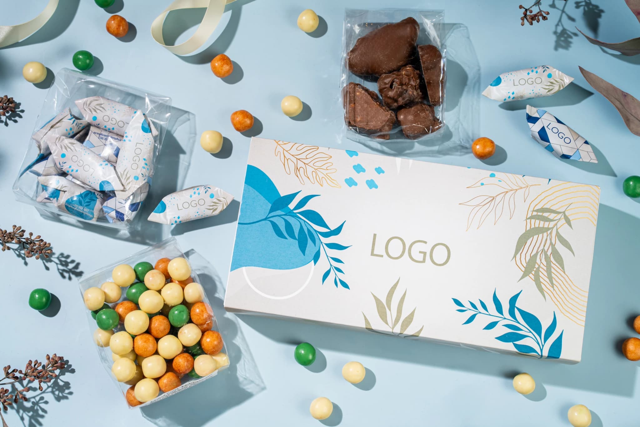 Branded box with 3 sweets
