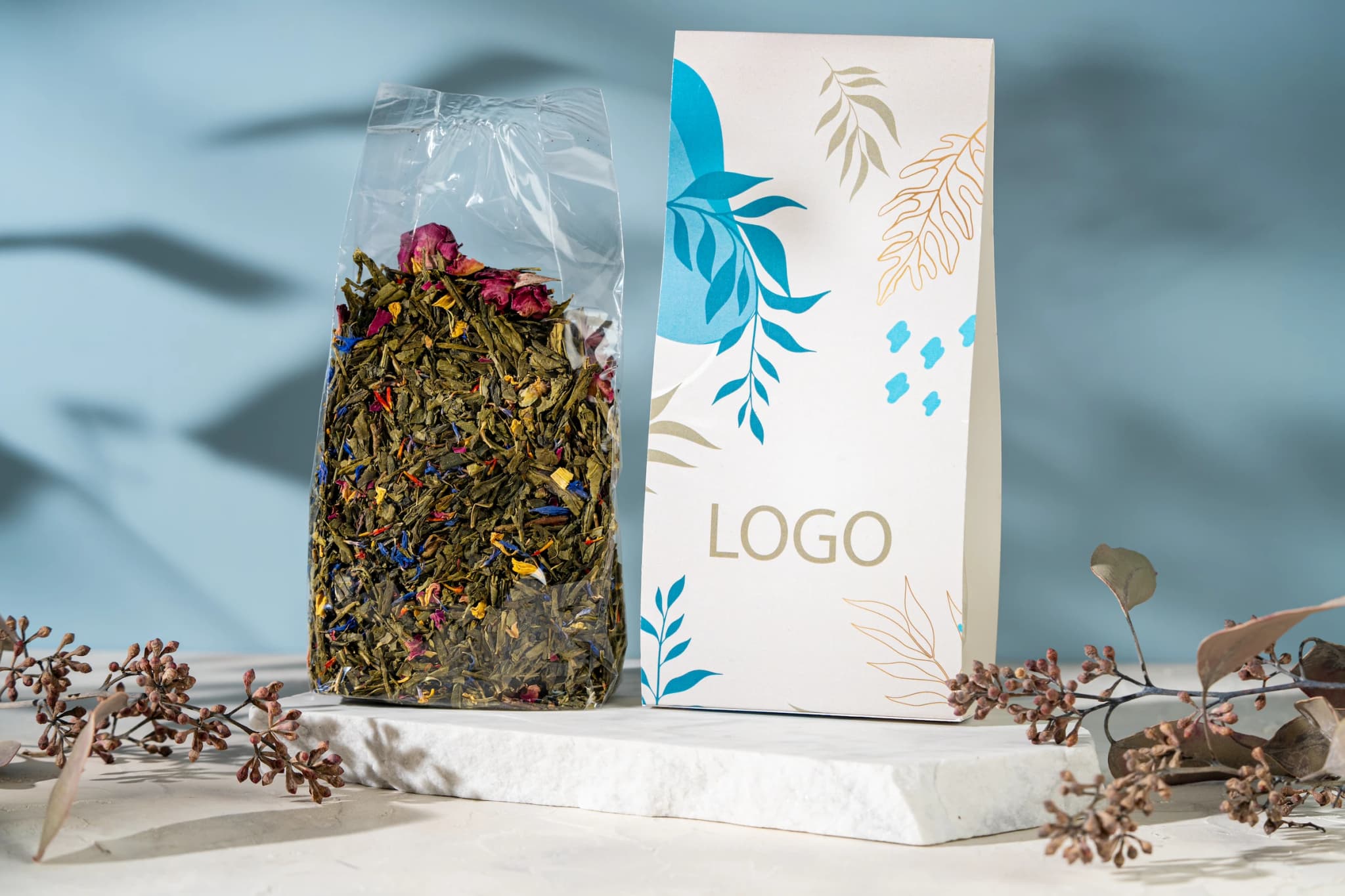 Teesõbrale logoga püramiid pakend