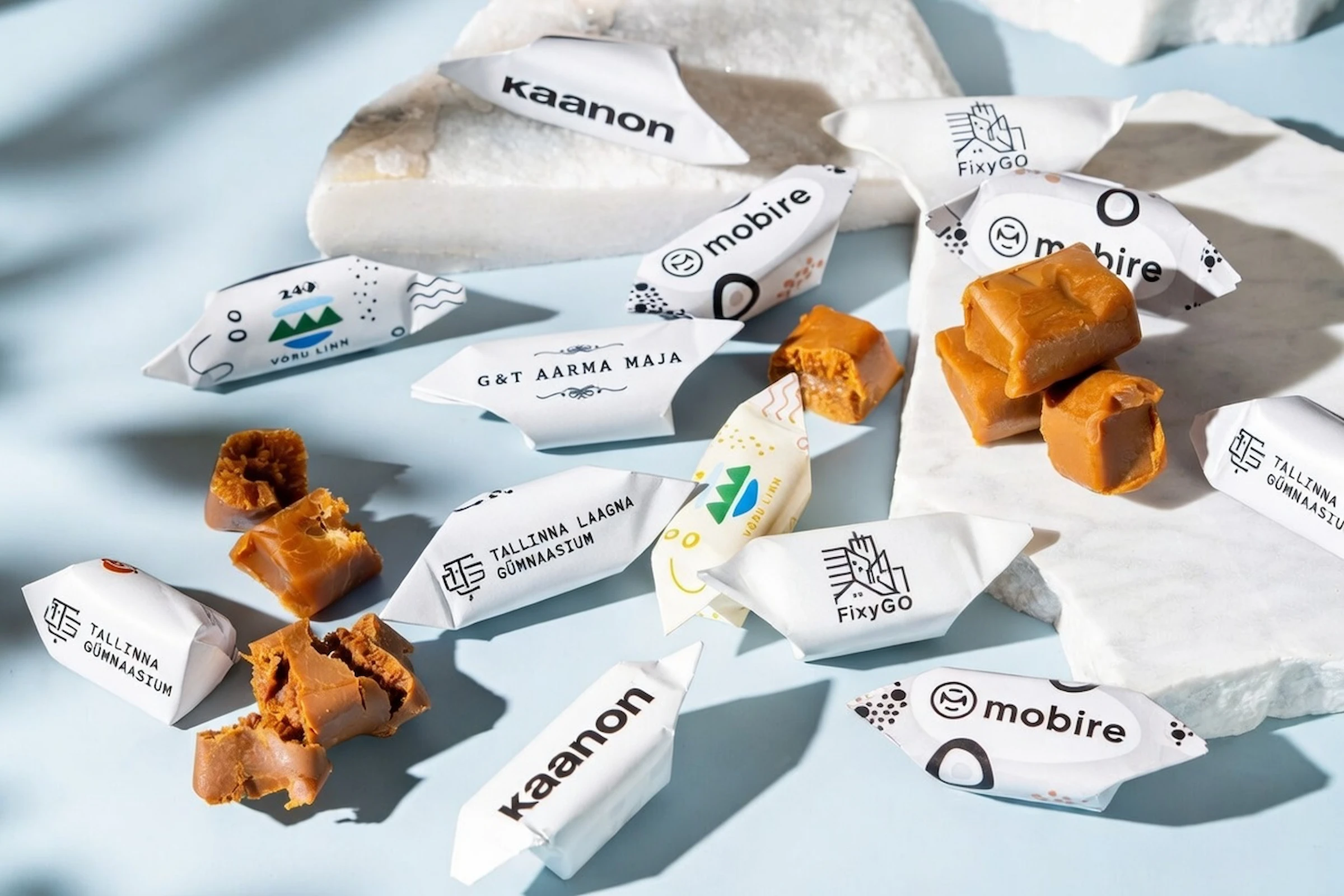 Logoga Vegan Toffee (valge taust)