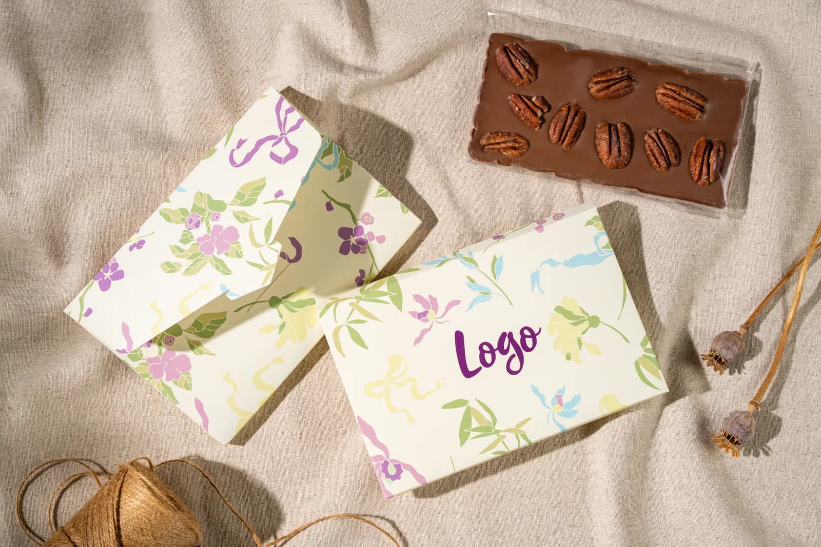 Šokolaad logoga ümbrikus