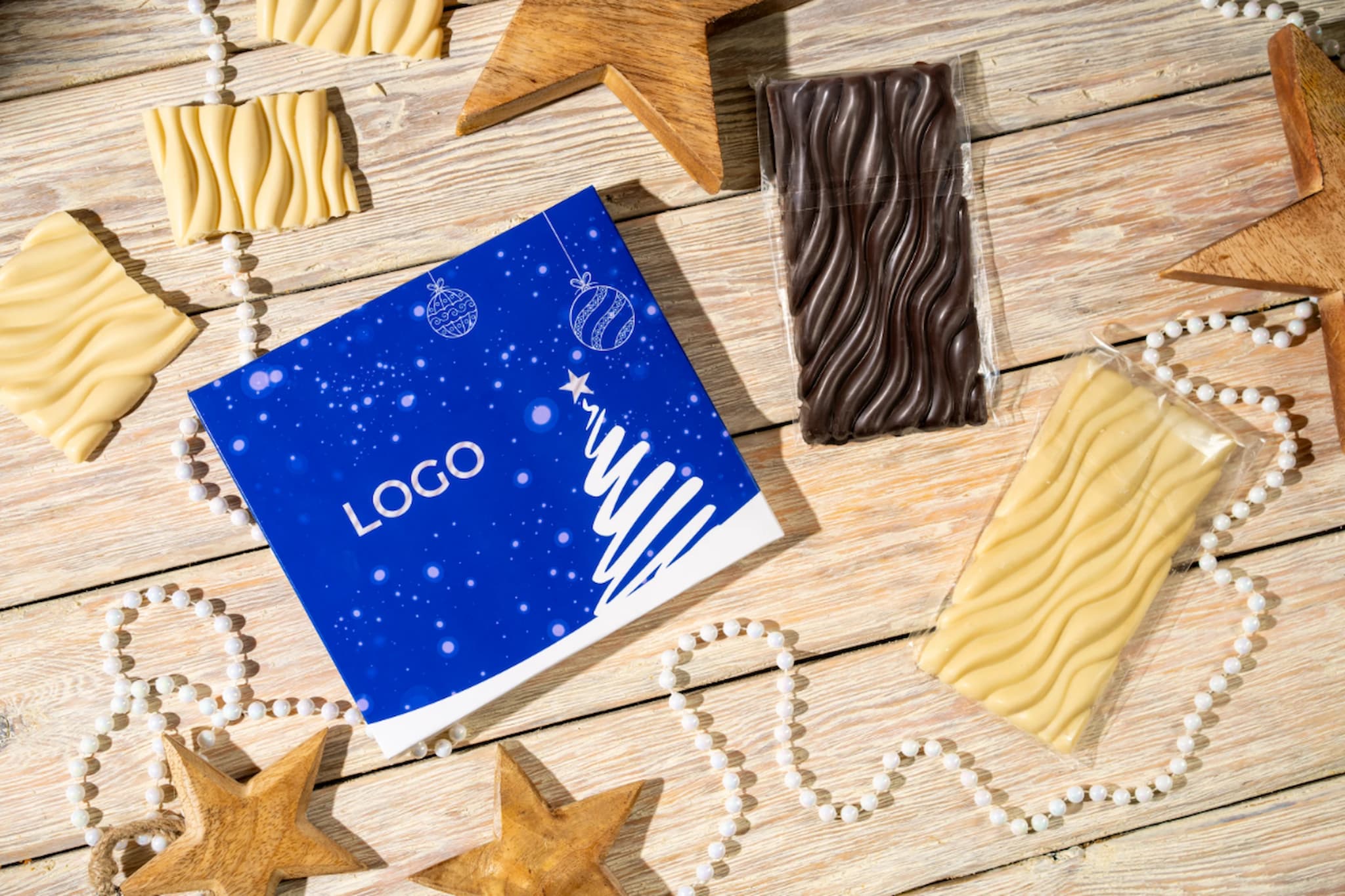 Logoga karbis 2 šokolaadi