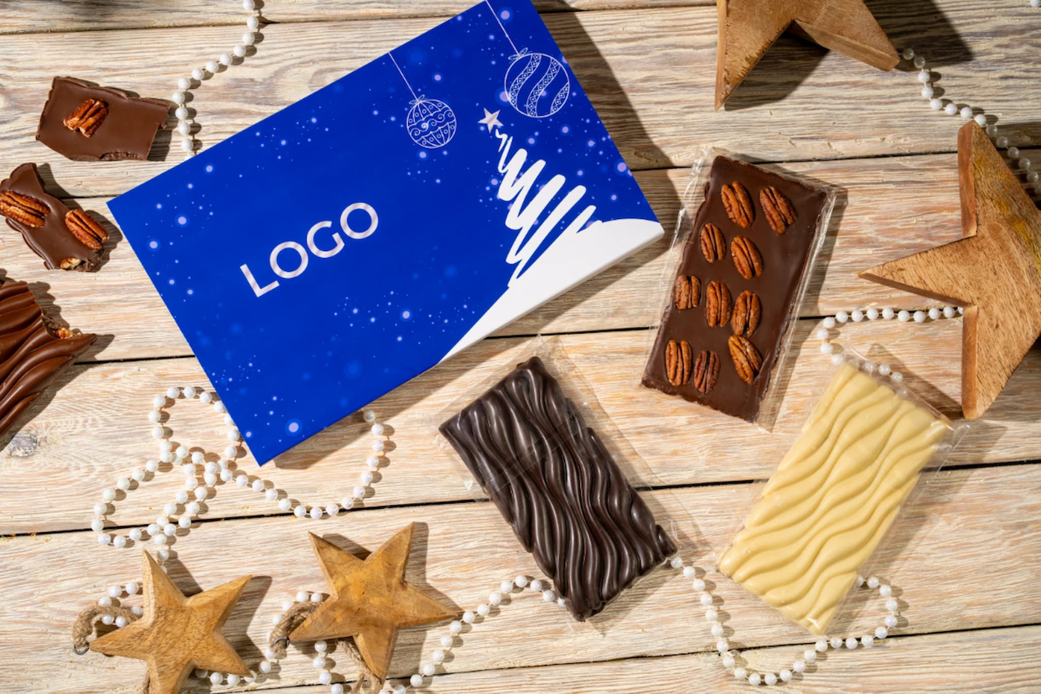 Logoga karbis 3 šokolaadi